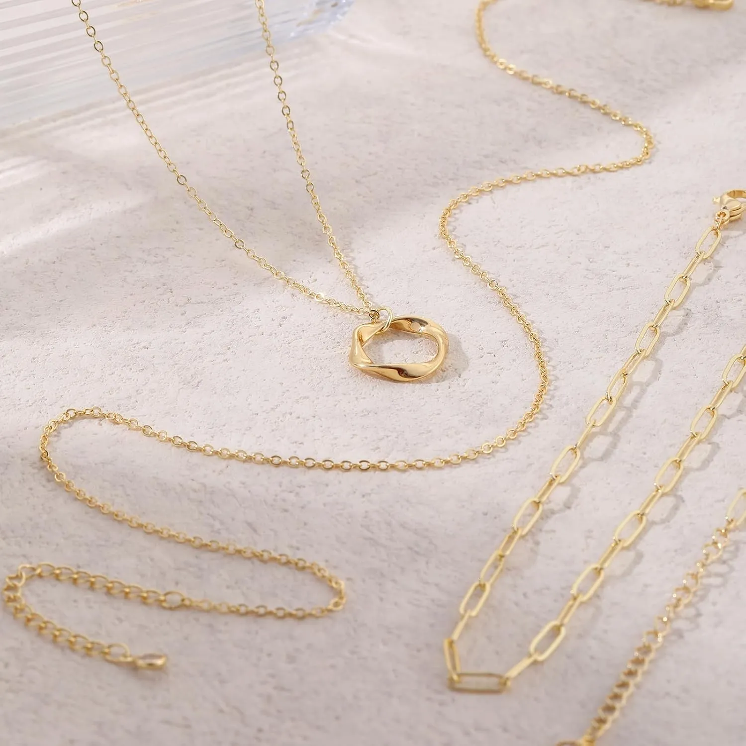 VIROMY Gold Necklace for Women 14k Gold Chain Necklaces Dainty Layered Necklaces Simple Stackable Pendant Necklaces Herringbone Cuban Paperclip Chain Gold Choker Necklaces Gold Jewelry for Women